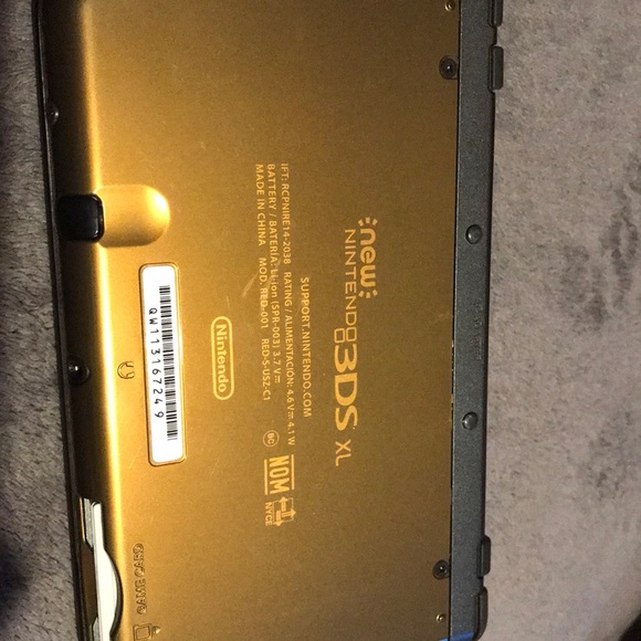 Nintendo DS Xl w/ camera - Picture 6 of 8